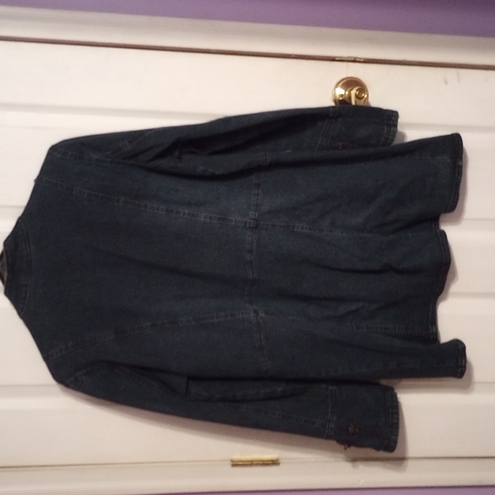 Woman's jean jacket sz medium - Picture 6 of 8